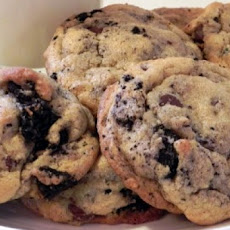 Cookies & Cream Chocolate Chip Cookies