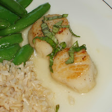 Seared Scallops with Lemongrass Sake Sauce