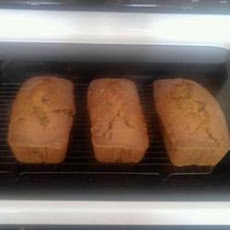 Janet's Famous Banana Nut Bread