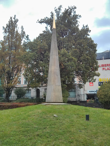 Liberec - obelisk u spořitelny