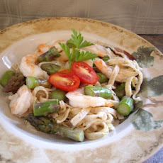 Fettuccine With Asparagus and Shrimp