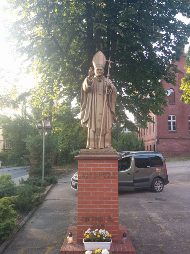 JP2 statue in Oborniki Slaskie