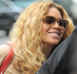 leopard print sunglasses on Beyonce