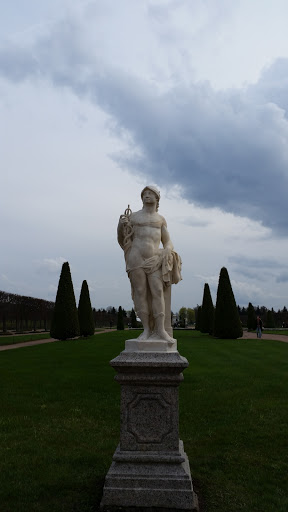 Статуя В Петергофе