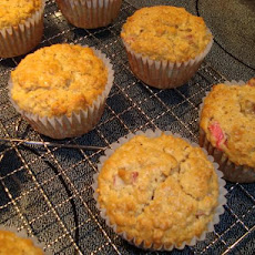 Rhubarb Oatmeal Muffins