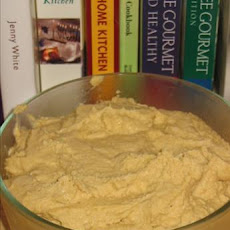 Simple Spicy Hummus