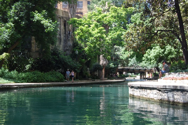 [Riverwalk[4].jpg]