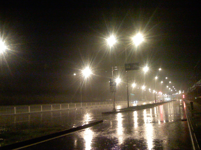 雨夜的路灯