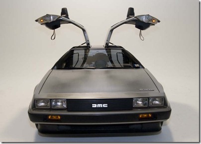 DeLorean_DMC-12_with_doors_open