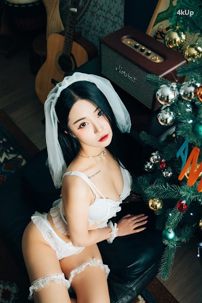 [Loozy] Bomi (보미) Holiday