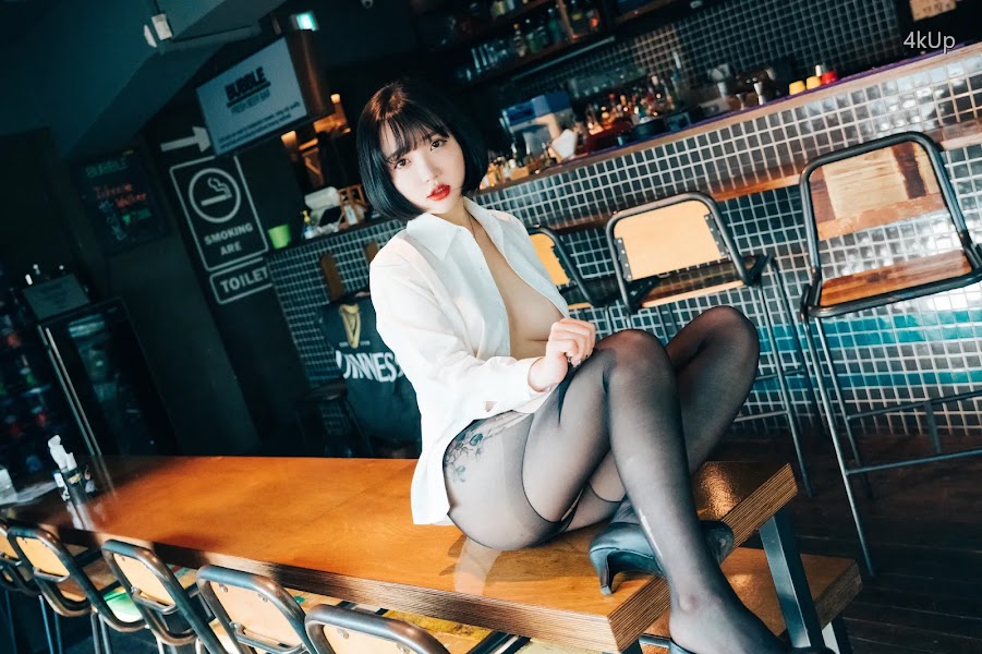 [Loozy] Son Ye-Eun (손예은) Tainted Love Bar