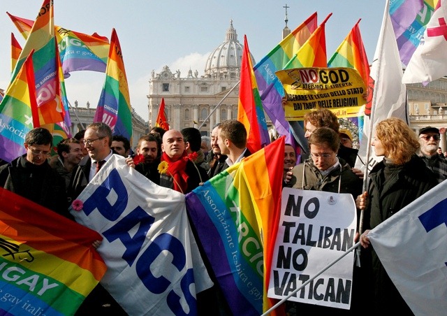 [gay-protest-at-vatican%255B4%255D.jpg]