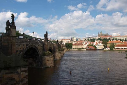 Puente de Carlos y el Castillo de Praga