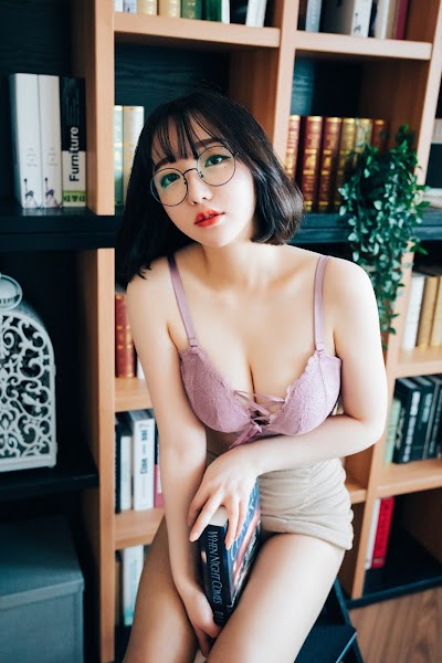 [Loozy] Son Ye-Eun (손예은) Librarian Girl