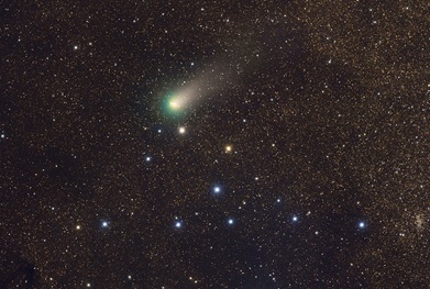 cometa Garradd e o asterismo do Cabide