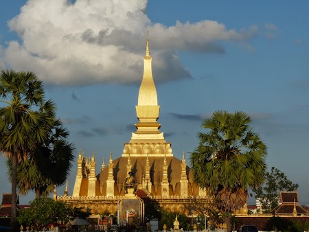 18. Pha That Luang Stupa.JPG