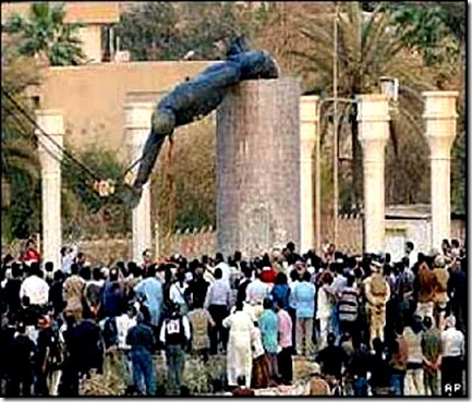 Crowd Cheers Saddam's Statue toppling