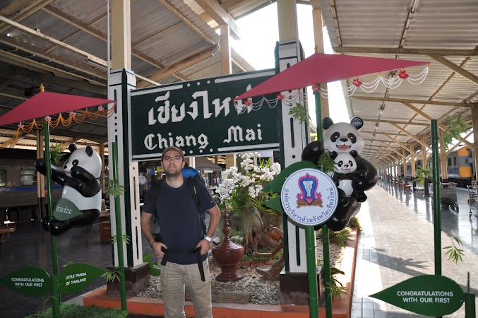 Imagini Thailanda: Eu anul trecut in gara din Chiang Mai, Thailanda