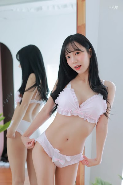 쏘블리 (@leeesovely) Housekeeper 2-1 Photo Set Collection