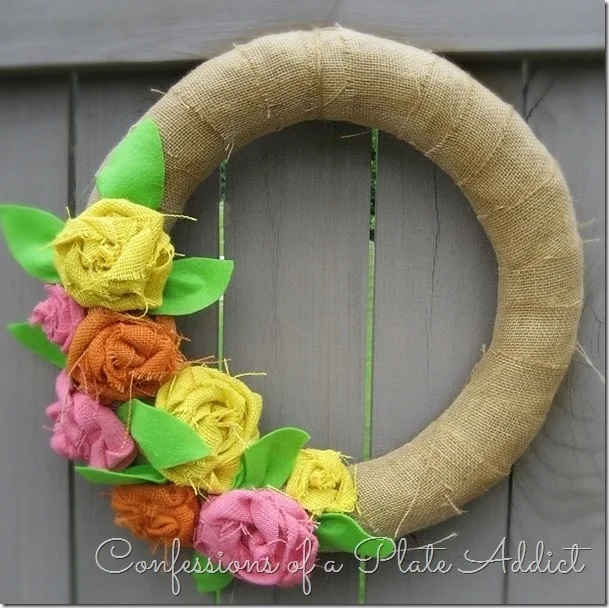 A Pretty Yarn Wreath - Decorchick!