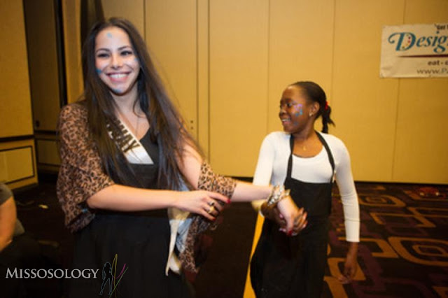 miss_universe_2012_Charity_22.jpg