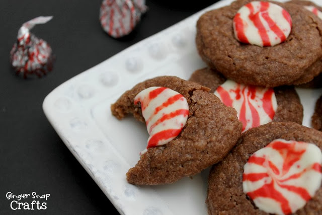 Peppermint Santa Cookies GingerSnapCrafts.com #recipe #ChristmasCookies