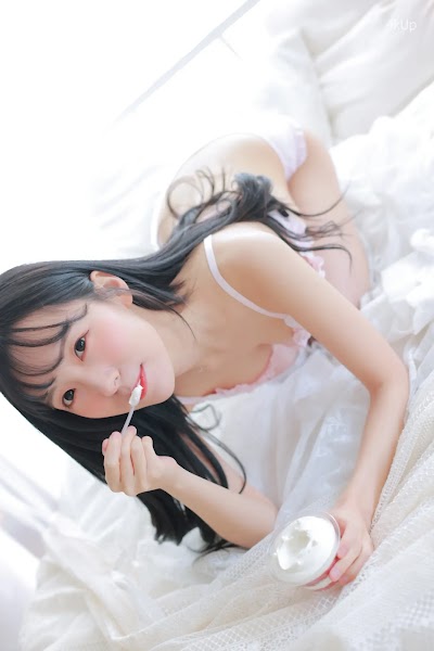쏘블리 (@leeesovely) Housekeeper 2-1 Photo Set Collection