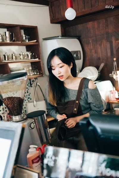 [Loozy] Bambi (밤비) Cafe Alba (Update HQ)