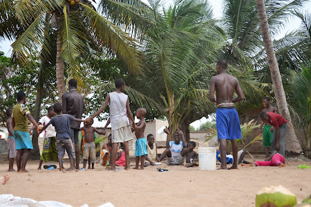 12. Joaca copii africani.JPG