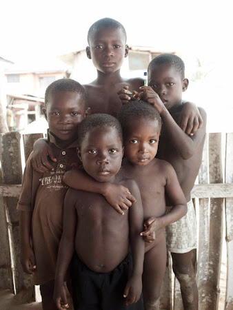 Calator cu tricolor: Busua, Ghana