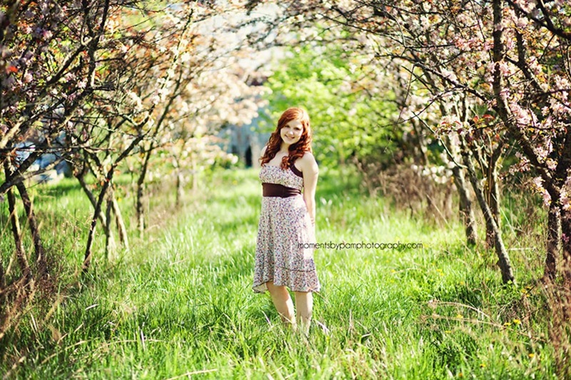 Amanda R {senior 2012} 053 logo
