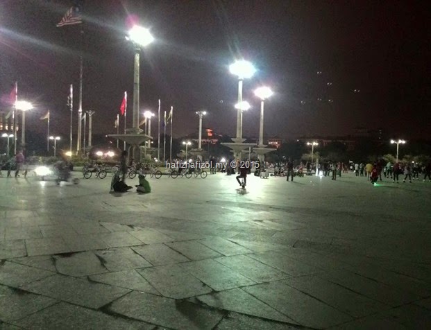 Kemeriahan Waktu Malam di Dataran Putrajaya