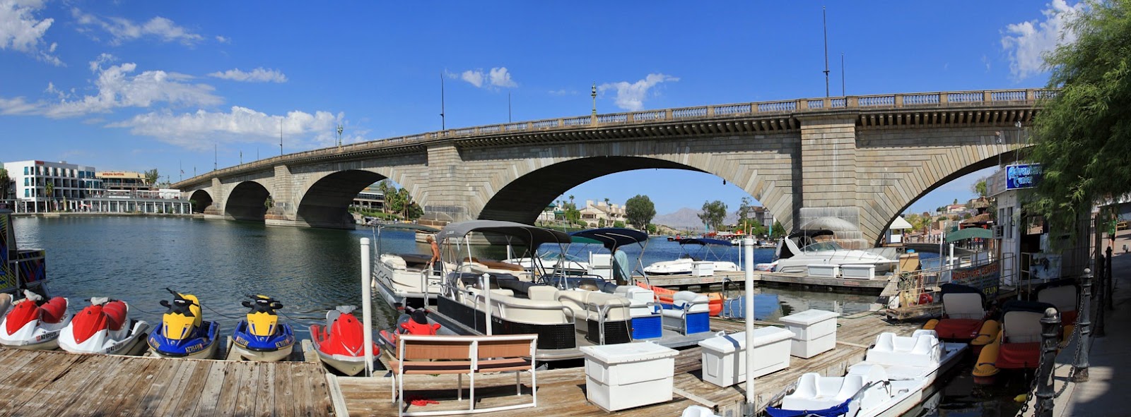 [120725_LakeHavasuCity_LondonBridge_Pano%255B3%255D.jpg]