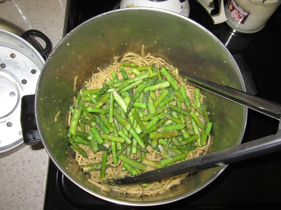 [pesto%2520linguine%2520047%255B3%255D.jpg]