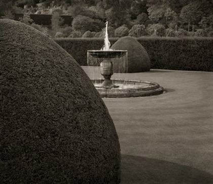 39_Fountain,_Powis_Castle,_Wales