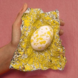 aluminum-foil-technique-egg-dyeing-easter-craft-step1-photo-150-FF0305EGGSA25