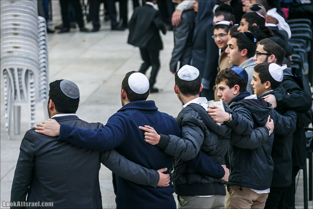 Ханука в старом городе в Иерусалиме. LookAtIsrael.com - Фото путешествия по Израилю | Hanukkah in Old City of Jerusalem | חנוכה בעיר העתיקה ירושלים