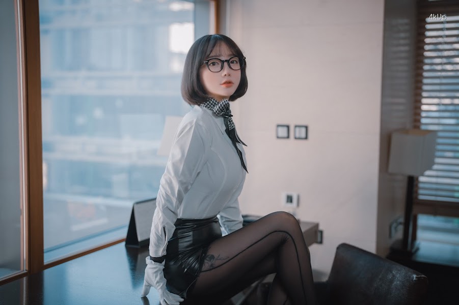 DJAWA Photo – Son Ye-Eun (손예은) Naughty Supervisor