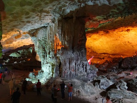 31. Surprise Cave - Halong Bay.JPG