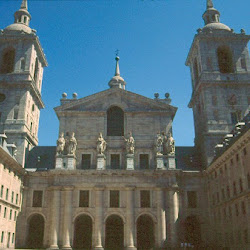 09.- Juan de Herrera. Fachada de la Iglesia y patio de los Reyes. El Escorial