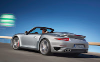 2014-Porsche-911-Turbo-Cabriolet-04.jpg