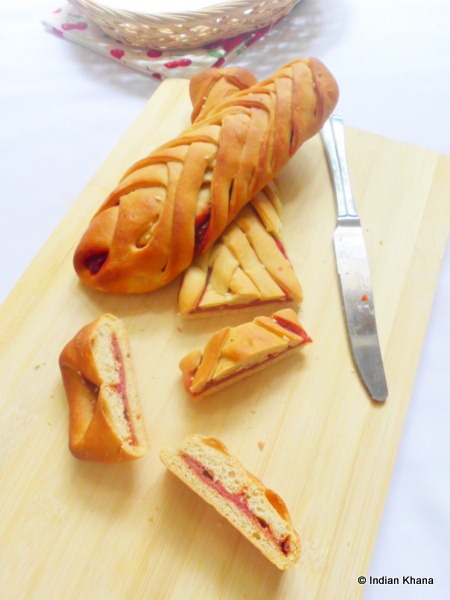 [Braided-bread-with-pesto-recipe4.jpg]
