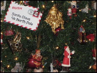 Santa tree closeup 2