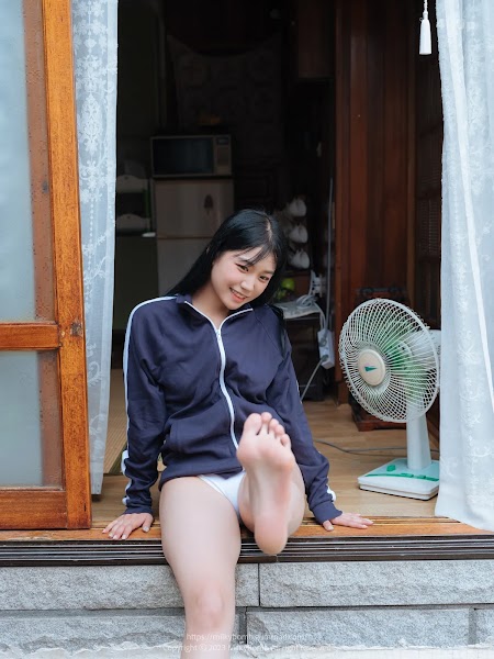 [MilkyBomb] Yui Vol.2 Tracksuit (유이 체육복)