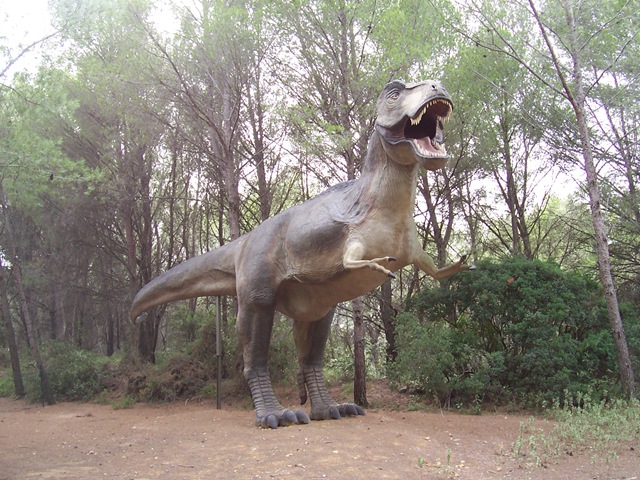 [2008.09.10-001%2520tyrannosaure%255B3%255D.jpg]