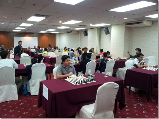 Round 6 scenario at Mega Village 4th Kuantan Rapid Junior Chess Master 2012