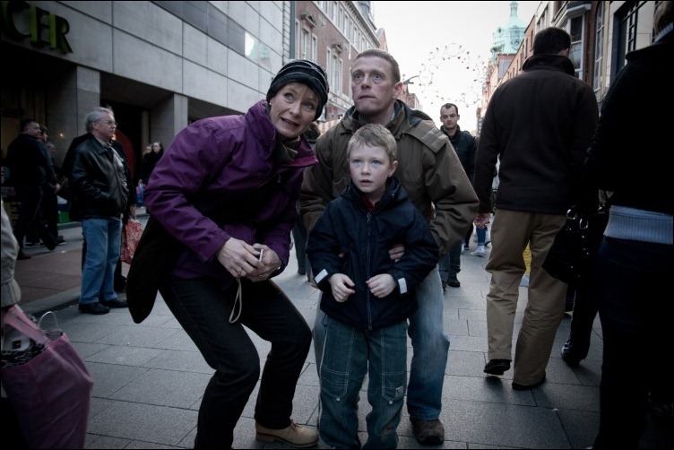 3/12/2011 -- ADV PHOTOJOURNALISM -- Henry Street is full of people, excitement and possible Christmas gifts these days. Henry Street, Dublin Ireland.  Photograph: Aleksander Szojda / DCU