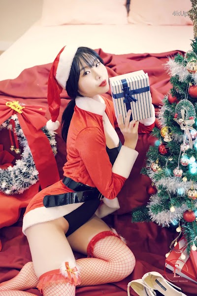 SAINT Photolife – Yuna (유나) Vol.24 Merry Yuna’s Xmas