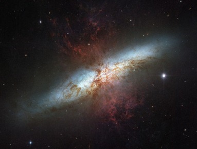 galáxia M82