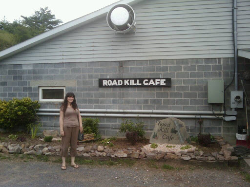 A Musing Alexis: The Roadkill Cafe - You Kill It, They Grill It